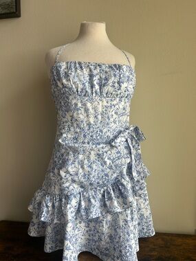 SHEIN White and Blue Floral Backless Sundress with Bow Tie